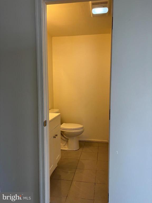 Building Photo - 722 W Stephen St