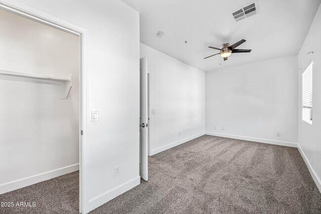 Building Photo - 4608 W Maryland Ave