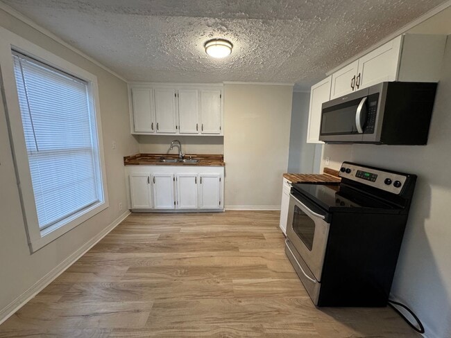 Building Photo - Renovated 3/1 House in North Rome- $1,095