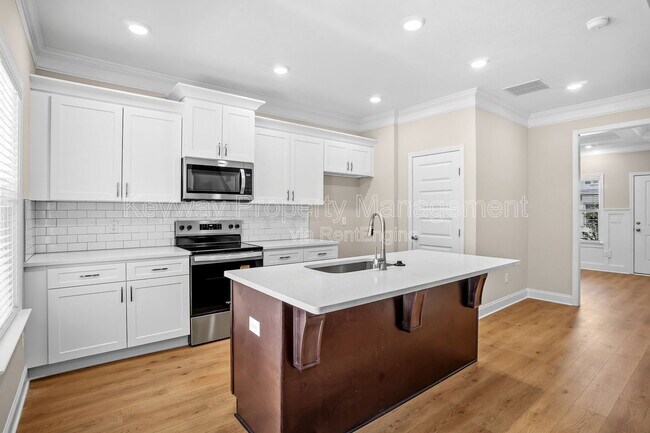 Building Photo - 3109 Venetian Dr