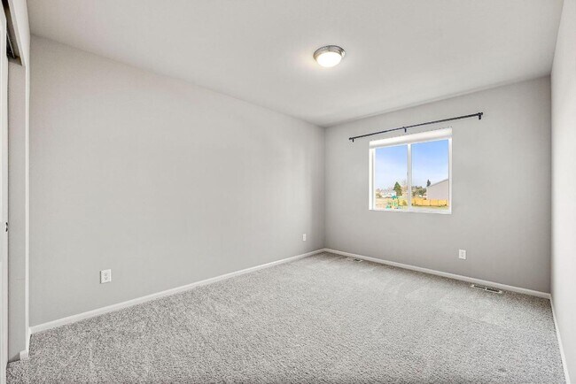Building Photo - Better Than New Yelm Home with A/C, Walk-In Pantry, Garden Beds & Neighborhood Playground!