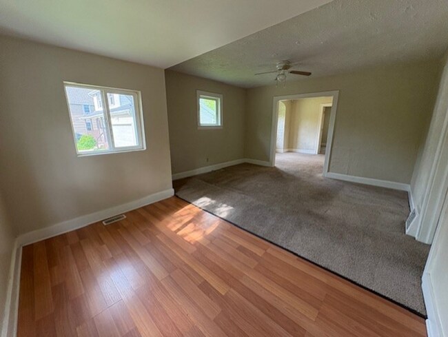 Building Photo - Charming 3-Bedroom Akron Home with Central A/C