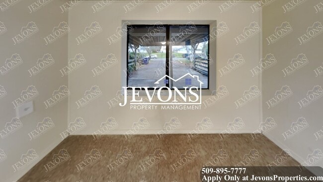 Building Photo - Enjoy the new appliances in this lovely single-family home located in the heart of Tacoma