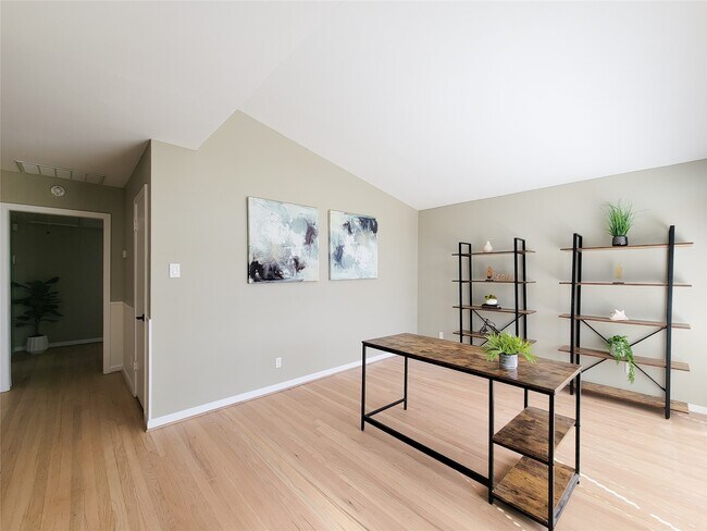 Building Photo - 2318 Ansbury Dr