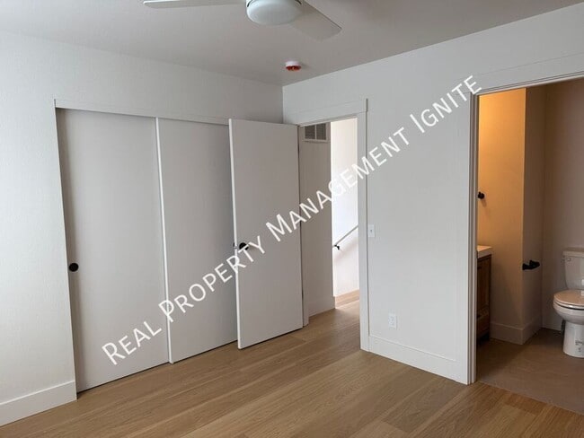 Building Photo - 1972 NE Sams Loop