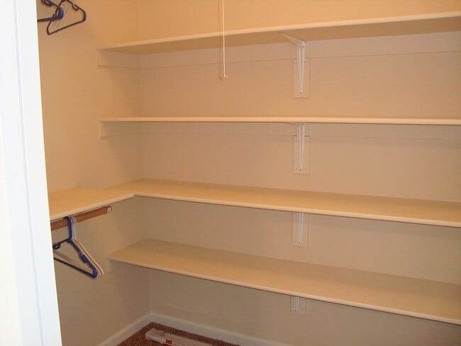 Building Photo - Pet Friendly Single Family Home w/attached garage and RV Parking