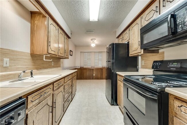 Building Photo - 2 Bedrooms, 2 Bathrooms, Near Northhaven &...