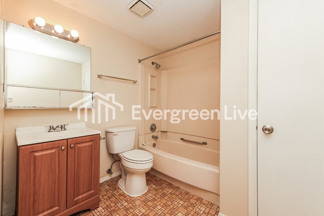 Building Photo - 4724 Stonehedge St