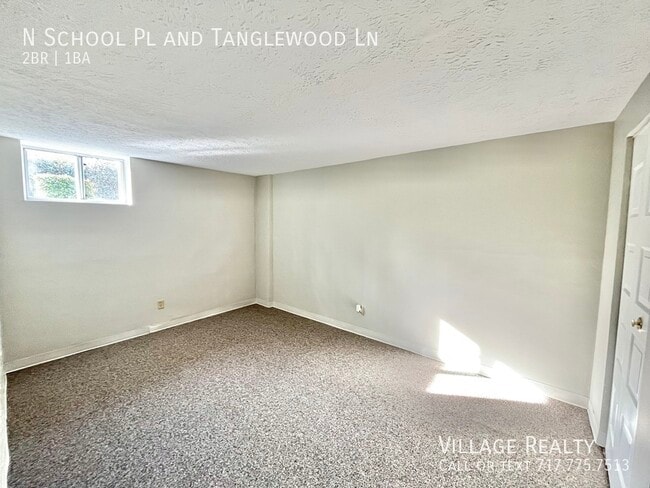 Building Photo - 319 N School Pl