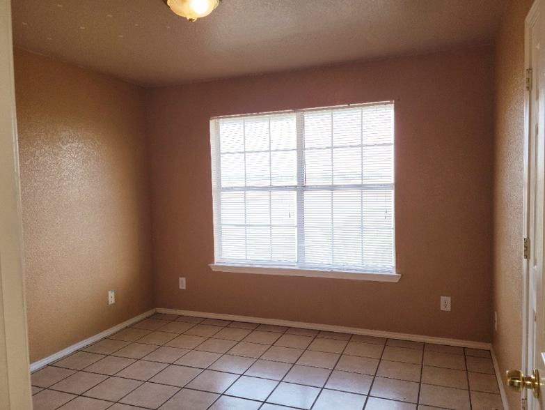 Building Photo - 2780 Batey Rd