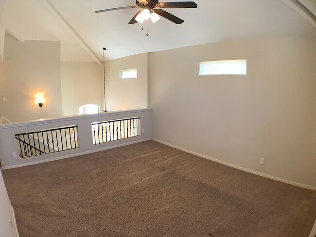 Building Photo - Sandstone Ranch Estates 3 bed with Refrig A/C plus Bonus Loft!
