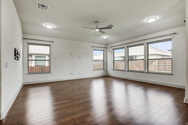 Building Photo - 18012 Stefano Dr