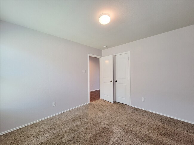 Building Photo - 5443 Dunsmore Harbor Ln
