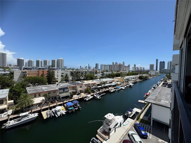 Building Photo - 3545 NE 166th St