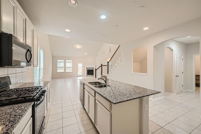 Building Photo - 303 Duroc Dr