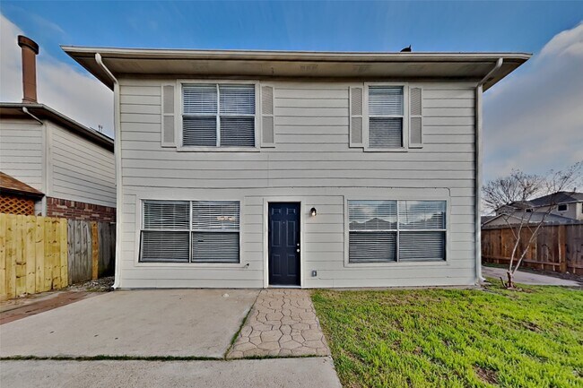 Building Photo - 11703 Sunny Stream Dr