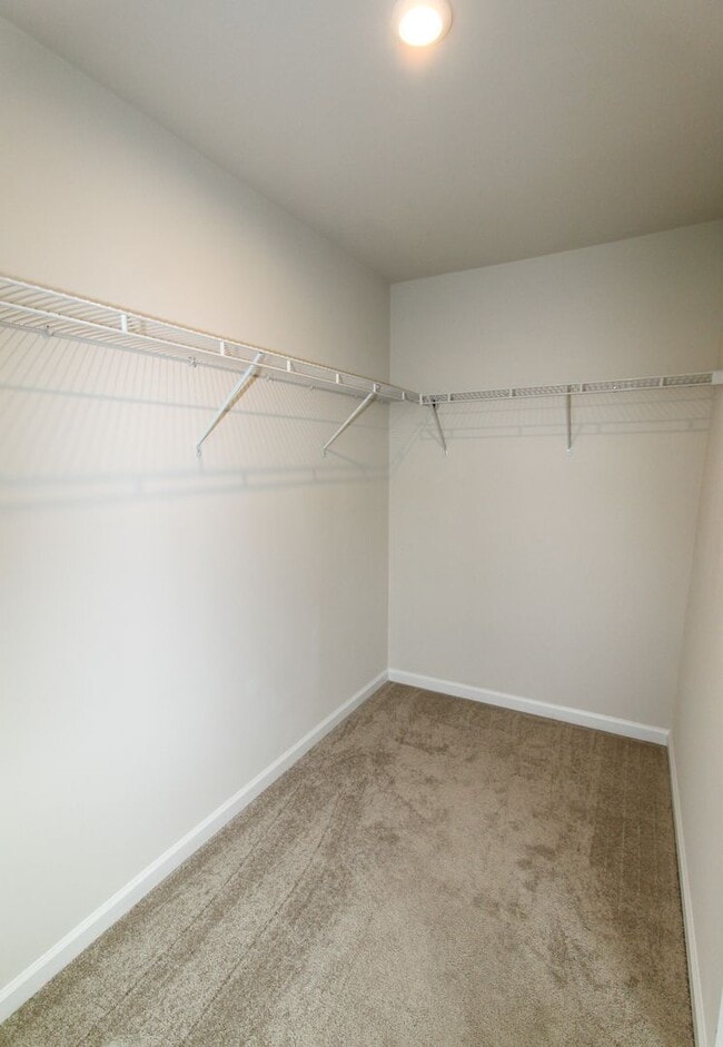 Building Photo - 4 Bed, 2.5 Single Family Home in Bunker Hi...