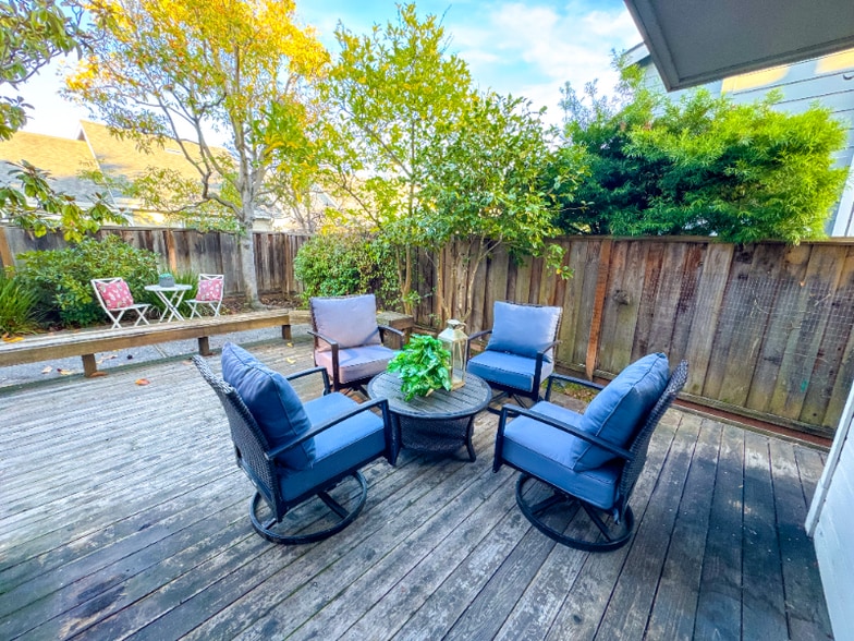 Building Photo - 115 Thatcher Ln