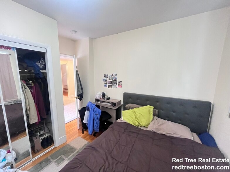 Building Photo - 214 Freeman St