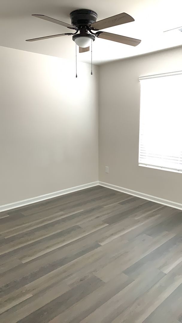 Building Photo - 4-Bedroom, 2-Bath Home in Heather Glen Com...
