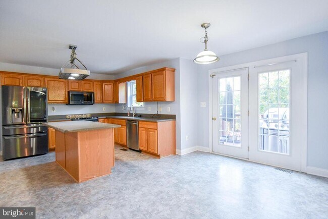 Building Photo - 42271 Bird Haven Dr