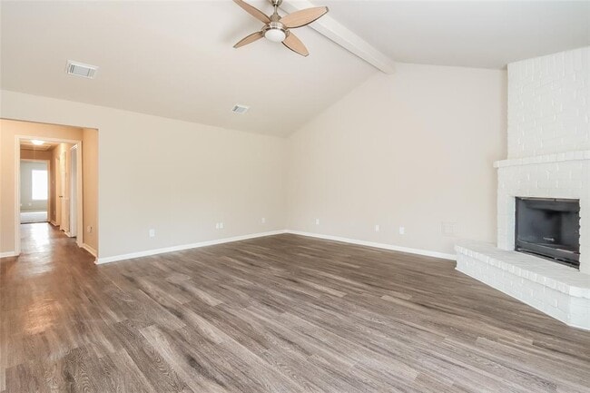 Building Photo - 14003 Apple Dr