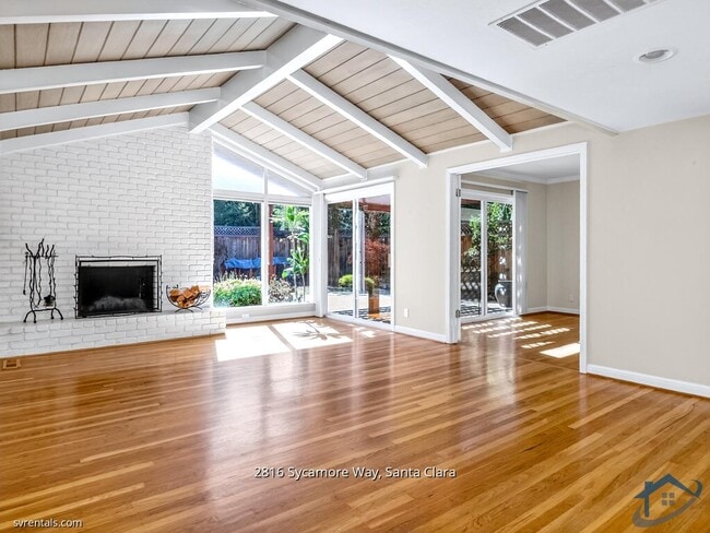 Building Photo - 2816 Sycamore Way