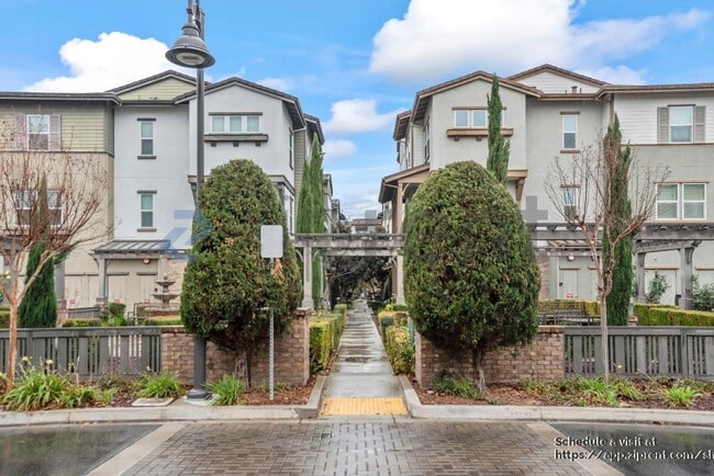 Building Photo - 4062 Kinsale St