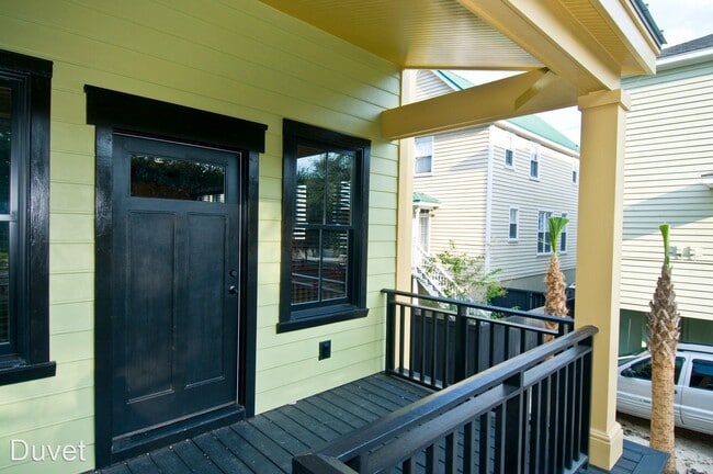 Building Photo - 4 br, 3.5 bath House - 76 Morris Street A