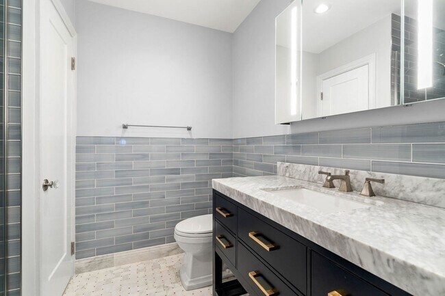 Building Photo - 271 Beacon St