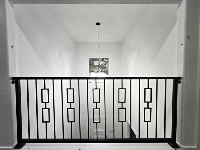 Building Photo - 14811 Wallach Dr