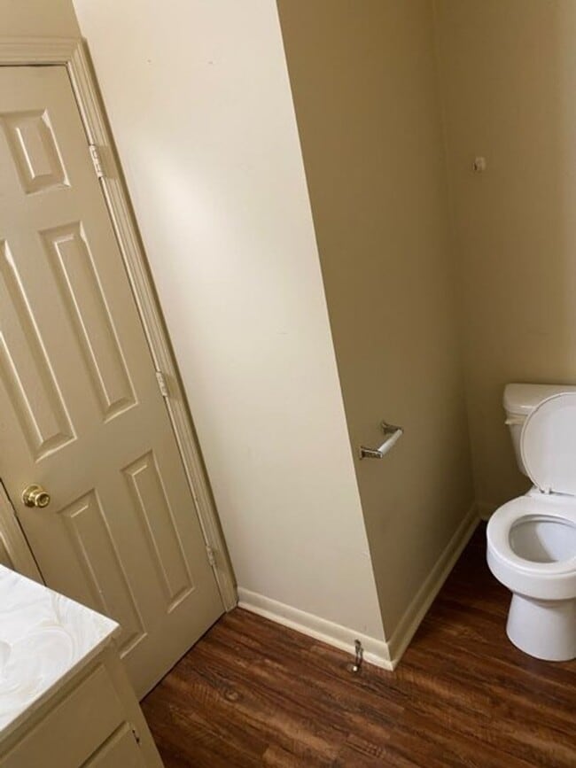 Building Photo - Monthly Paid Rent