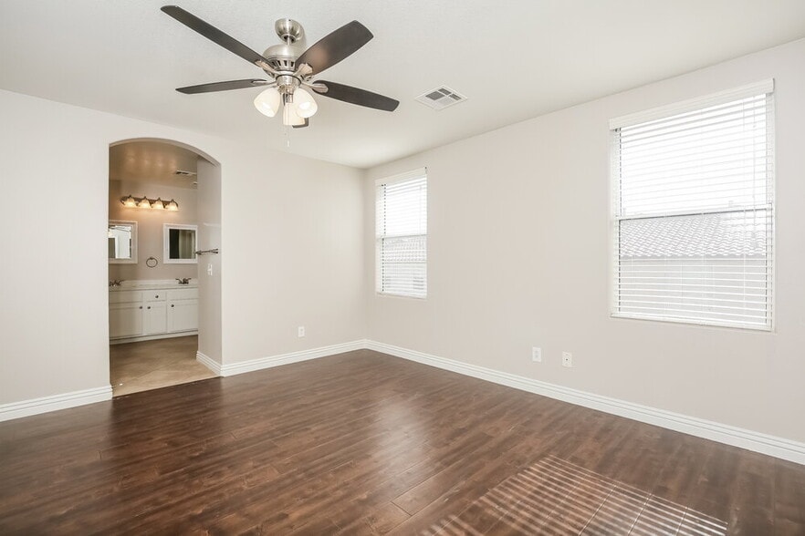 Building Photo - 7448 Bouquet Canyon St