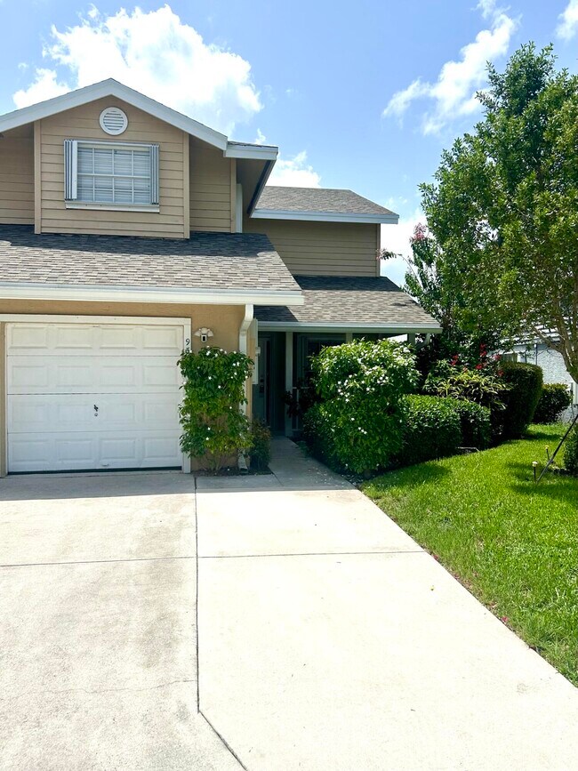 Primary Photo - 935 Honeytree Ln