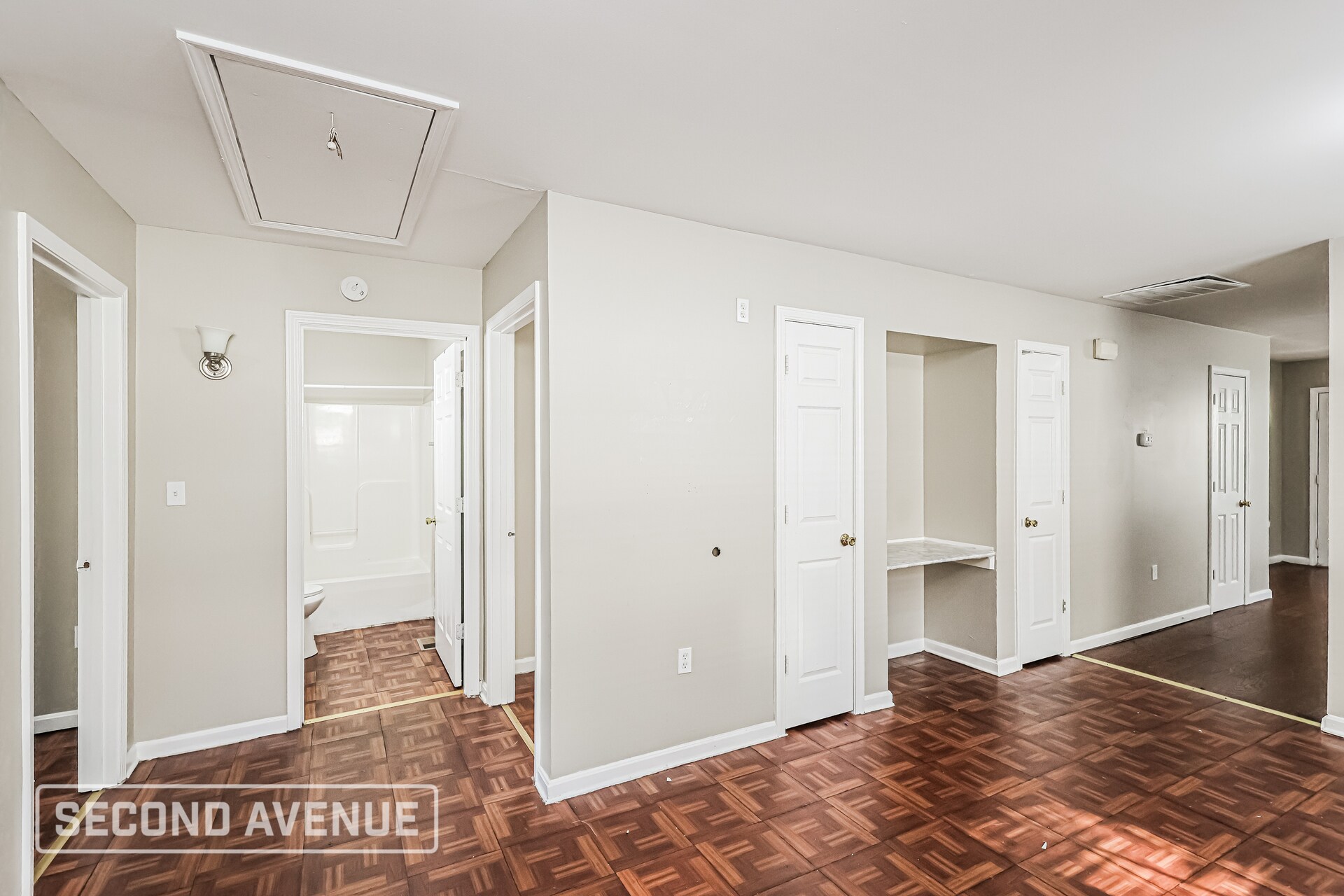 Building Photo - 1831 W Ormsby Ave