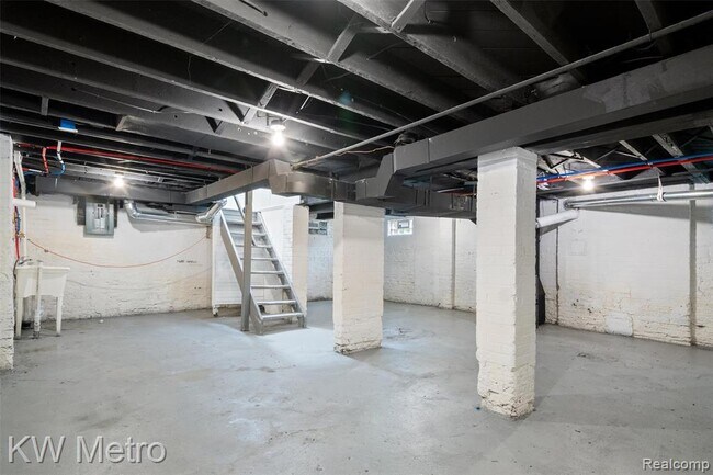 Building Photo - 1623 Gladstone St