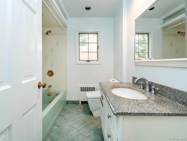 Building Photo - 41 S 4th St