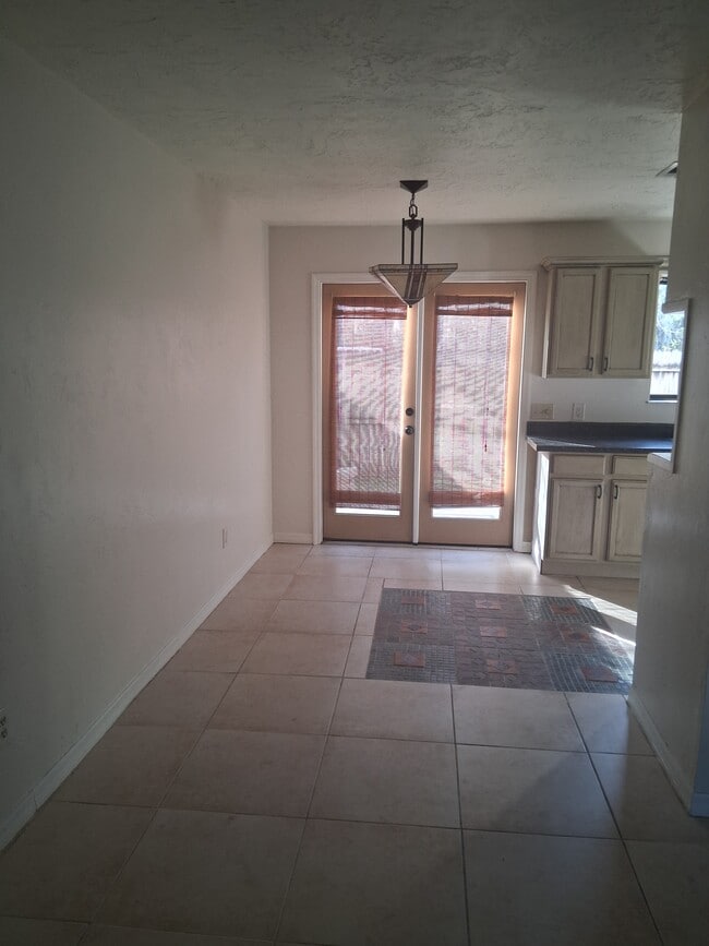 Building Photo - 322 Canal Rd