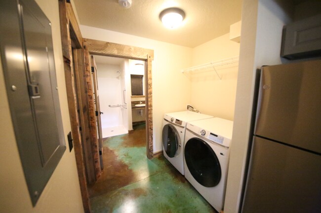 Building Photo - 6269 Pinyon Way