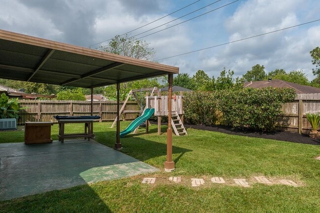 Building Photo - 2318 Colonial Ridge Dr