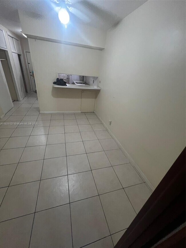Building Photo - 6580 Santona St
