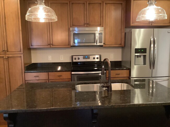 Building Photo - Newly Renovated! Music Row Gated Condo