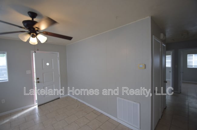 Building Photo - 1213 W Patterson St