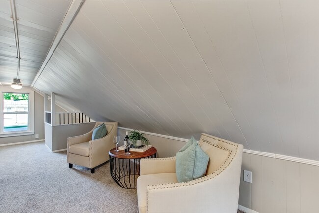 Building Photo - 513 E 36th St