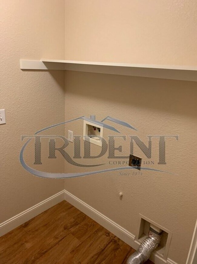 Building Photo - 2180 Gold River Dr