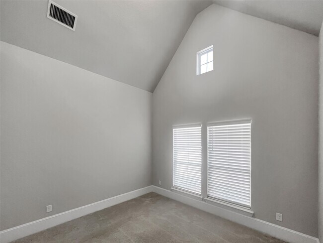 Building Photo - 16807 Hemlock Grove Dr