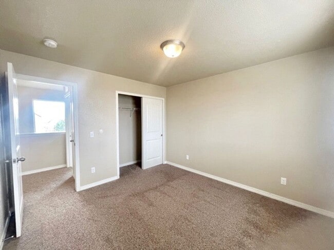 Building Photo - Stetson Hills Home with 3 Bedrooms and 2.5 Baths Available in May