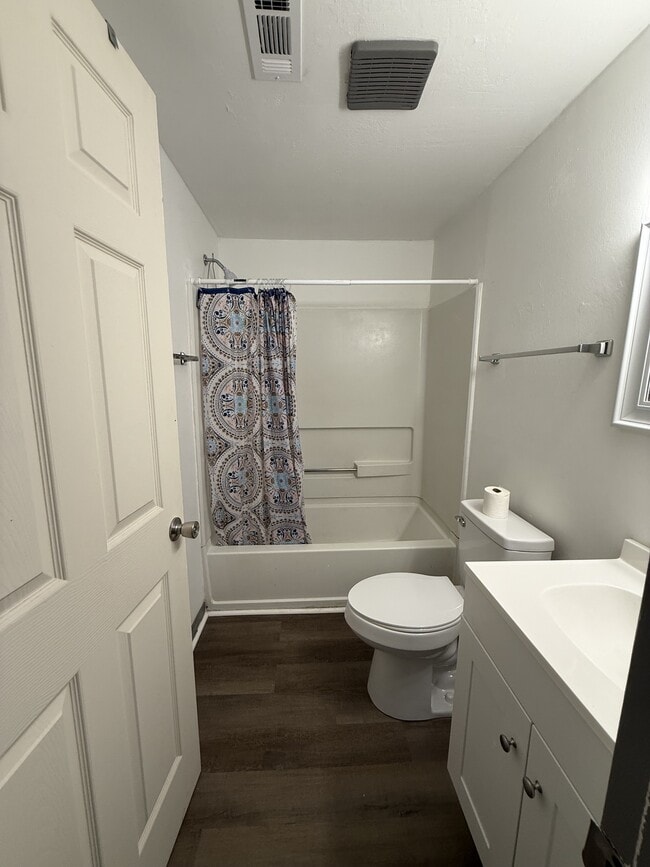 Building Photo - 539 W Georgia St