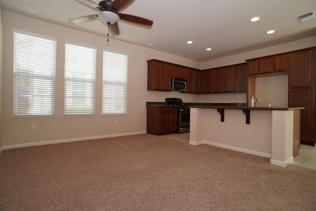 Building Photo - 169 Talmont Cir