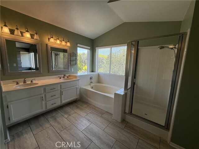 Building Photo - 2400 Cll Bienvenida